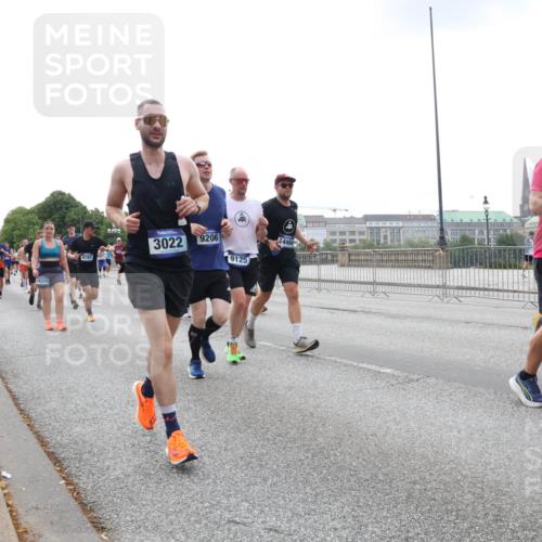 29.06.2025 - hella hamburg halbmarathon Lena Gebhardt http://msf.ph/oto/8465070 29.06.2025 10:32:21 Lombardsbrücke 16310, 8787, 3022, 9206, 9125, 4494, 3778, 3707, 1199, 1311, 1640, 1987, 2349, 2384, 2943, 3022, 3221, 3239, 3358, 3365, 3653, 3670, 3707, 3752, 3778, 3822, 4314, 4365, 4605, 4857, 4924, 5156, 5496, 5601, 5658, 5743, 5783, 5871, 5941, 6218, 6228, 6252, 6312, 6315, 6718, 6727, 7135, 7239, 7295, 7308, 7309, 7344, 7468, 7531, 7535, 7570, 7633, 7695, 7702, 7749, 7789, 7816, 7898, 8124, 8127, 8175, 8303, 8538, 8625, 8787, 8840, 8914, 8993, 9010, 9125, 9206, 10002 meine-sportfotos.de