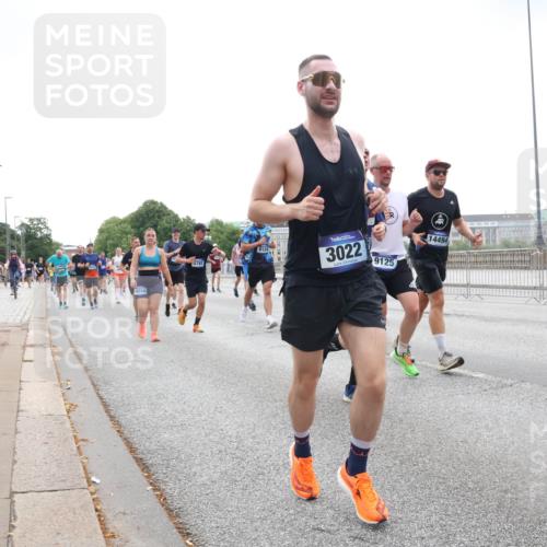 29.06.2025 - hella hamburg halbmarathon Lena Gebhardt http://msf.ph/oto/8465140 29.06.2025 10:32:22 Lombardsbrücke 16310, 3787, 3022, 9125, 14494, 1199, 1311, 1640, 1987, 2349, 2384, 2943, 3022, 3221, 3239, 3358, 3365, 3653, 3670, 3707, 3752, 3778, 3822, 4314, 4365, 4605, 4857, 4924, 5156, 5496, 5601, 5658, 5743, 5783, 5871, 5941, 6218, 6228, 6252, 6312, 6315, 6718, 6727, 7135, 7239, 7295, 7308, 7309, 7344, 7468, 7531, 7535, 7570, 7633, 7695, 7702, 7749, 7789, 7816, 8124, 8127, 8175, 8303, 8538, 8625, 8787, 8840, 8914, 8993, 9010, 9125, 9206, 10002, 10048 meine-sportfotos.de