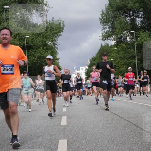 29.06.2025 - hella hamburg halbmarathon Luisa Fischer http://msf.ph/oto/8465155 29.06.2025 10:41:20 Kennedybrücke 2640, 11421, 8198, 18937, 4414, 99, 4921, 12892, 299, 18744, 7244, 1578, 2124, 3010, 3246, 3633, 3636, 4414, 5875, 8539, 8696, 9391, 10146 meine-sportfotos.de