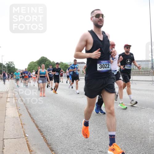 29.06.2025 - hella hamburg halbmarathon Lena Gebhardt http://msf.ph/oto/8465173 29.06.2025 10:32:22 Lombardsbrücke 16310, 8124, 112, 3787, 3022, 25, 14494, 1199, 1311, 1640, 1987, 2349, 2384, 2943, 3022, 3221, 3239, 3358, 3365, 3653, 3670, 3707, 3752, 3778, 3822, 4314, 4365, 4605, 4857, 4924, 5156, 5496, 5601, 5658, 5743, 5783, 5871, 5941, 6218, 6228, 6252, 6312, 6315, 6718, 6727, 7135, 7239, 7295, 7308, 7309, 7344, 7468, 7531, 7535, 7570, 7633, 7695, 7702, 7749, 7789, 7816, 8124, 8127, 8175, 8303, 8538, 8625, 8787, 8840, 8914, 8993, 9010, 9125, 9206, 10002, 10048 meine-sportfotos.de