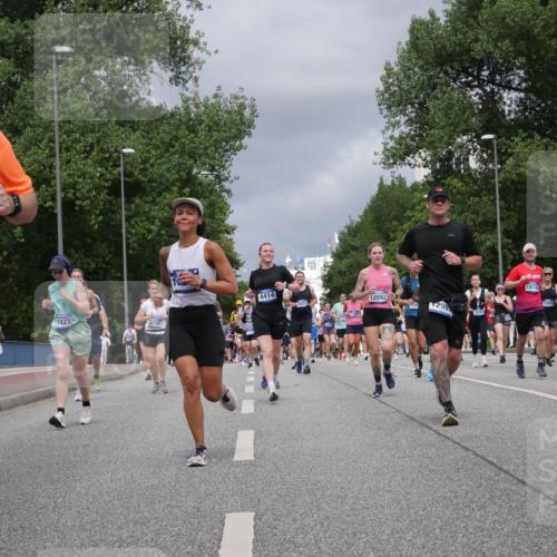 29.06.2025 - hella hamburg halbmarathon Luisa Fischer http://msf.ph/oto/8465185 29.06.2025 10:41:21 Kennedybrücke 2640, 1421, 8198, 4414, 12892, 4921, 54, 1299, 18744, 1578, 2124, 3010, 3246, 3633, 3636, 4414, 4921, 5875, 8539, 8696, 10146 meine-sportfotos.de
