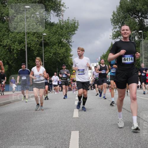29.06.2025 - hella hamburg halbmarathon Luisa Fischer http://msf.ph/oto/8465281 29.06.2025 10:41:25 Kennedybrücke 924, 2001, 198, 5180, 15329, 8199, 1541, 4921, 1901, 4414, 3635, 15562, 1859, 1394, 1578, 1791, 1901, 3633, 3635, 3636, 3716, 4414, 4921, 5713, 5790, 6930, 7148, 7244, 8539, 8615 meine-sportfotos.de