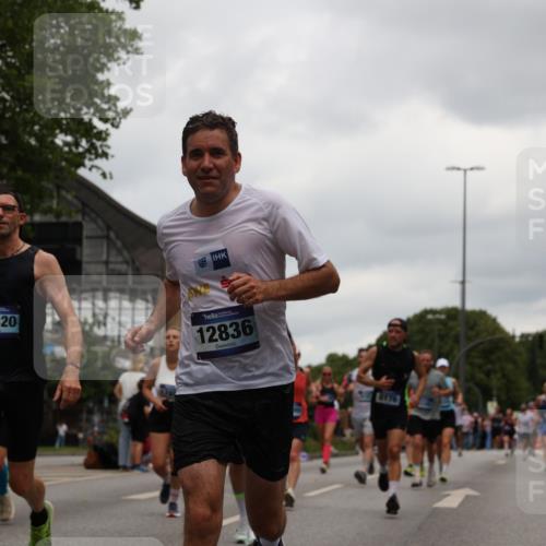 29.06.2025 - hella hamburg halbmarathon Yannick Fuchs http://msf.ph/oto/8465292 29.06.2025 10:57:09 20KM 1126, 1420, 1427, 1881, 2424, 2582, 2683, 3182, 3248, 3625, 4389, 4538, 4665, 5058, 5511, 5653, 5708, 5734, 5763, 6142, 6631, 6966, 7453, 8176, 8469, 8478, 8721, 8822, 9124, 9306, 9554, 9899, 10128, 11310, 11402, 12004, 12571, 12836, 12978, 13528, 13551, 13739, 13939, 14917, 15137, 16371, 16420, 16478, 16540, 17045, 17757, 17818, 17890, 18028, 18355, 18359, 18452, 18999, 19241 meine-sportfotos.de