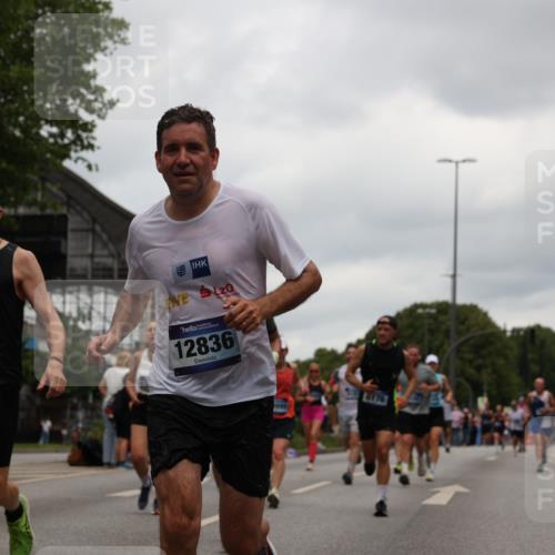 29.06.2025 - hella hamburg halbmarathon Yannick Fuchs http://msf.ph/oto/8465314 29.06.2025 10:57:10 20KM 1126, 1420, 1427, 1881, 1992, 2424, 2582, 2683, 3182, 3248, 3625, 4389, 4538, 4665, 5058, 5511, 5653, 5708, 5734, 5763, 6142, 6631, 6966, 7453, 8176, 8469, 8478, 8721, 8822, 9124, 9306, 9554, 9899, 10128, 11310, 11402, 12004, 12571, 12836, 12978, 13528, 13551, 13739, 13939, 14917, 15137, 16371, 16420, 16478, 16540, 16872, 17045, 17757, 17818, 17890, 18028, 18355, 18359, 18452, 18999, 19241 meine-sportfotos.de