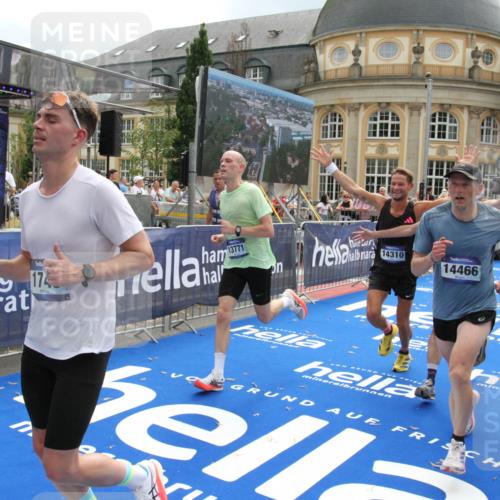 29.06.2025 - hella hamburg halbmarathon Michael Strokosch http://msf.ph/oto/8465363 29.06.2025 10:33:54 Ziel 1743, 2228, 2243, 2746, 10865, 13771, 14310, 14466, 15500, 16243 meine-sportfotos.de