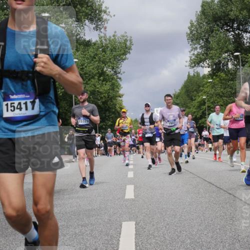 29.06.2025 - hella hamburg halbmarathon Luisa Fischer http://msf.ph/oto/8465416 29.06.2025 10:41:28 Kennedybrücke 15417, 15329, 1196, 5715, 1901, 3442, 16061, 179, 594, 4921, 479, 1394, 1791, 1901, 3633, 3635, 3636, 3716, 4414, 4921, 5713, 5790, 6930, 7148, 7244, 7552, 8539, 8615 meine-sportfotos.de