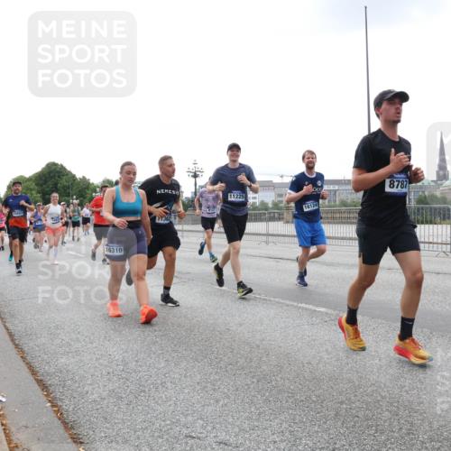 29.06.2025 - hella hamburg halbmarathon Lena Gebhardt http://msf.ph/oto/8465470 29.06.2025 10:32:24 Lombardsbrücke 13423, 16310, 11225, 16124, 362, 8787, 1199, 1311, 1640, 1987, 2349, 2943, 3022, 3358, 3365, 3653, 3660, 3670, 3707, 3752, 3778, 3822, 4314, 4365, 4605, 4857, 4924, 5496, 5601, 5658, 5743, 5783, 5871, 5941, 6218, 6228, 6252, 6312, 6315, 7135, 7239, 7295, 7308, 7309, 7344, 7468, 7531, 7535, 7570, 7633, 7695, 7702, 7749, 7750, 7789, 7816, 8124, 8127, 8175, 8303, 8538, 8625, 8787, 8840, 8914, 8993, 9010, 9125, 9188, 9206, 10002, 10013, 10048, 10277 meine-sportfotos.de