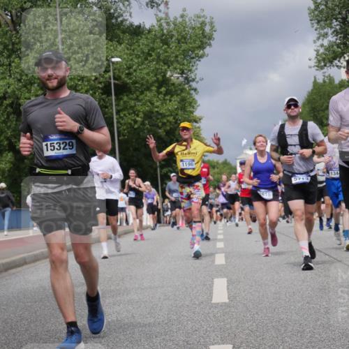 29.06.2025 - hella hamburg halbmarathon Luisa Fischer http://msf.ph/oto/8465529 29.06.2025 10:41:31 Kennedybrücke 15329, 1196, 615, 5713, 134, 1901, 1394, 1596, 1791, 1901, 3633, 3635, 3636, 3716, 4921, 5713, 5790, 6930, 7148, 7244, 7371, 7552, 8539, 8615 meine-sportfotos.de