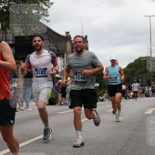 29.06.2025 - hella hamburg halbmarathon Yannick Fuchs http://msf.ph/oto/8465676 29.06.2025 10:57:13 20KM 1126, 1420, 1427, 1722, 1724, 1881, 1992, 2424, 2582, 2683, 3182, 3248, 3360, 3625, 4370, 4389, 4538, 4665, 5058, 5511, 5653, 5708, 5734, 5763, 6142, 6631, 6966, 8176, 8469, 8478, 8721, 8822, 9124, 9306, 9554, 9681, 9899, 10128, 11402, 12004, 12836, 12978, 13528, 13551, 13739, 13939, 14917, 15137, 15516, 16371, 16420, 16478, 16540, 16872, 17045, 17757, 17818, 17890, 18028, 18355, 18359, 18452, 18999, 19241 meine-sportfotos.de
