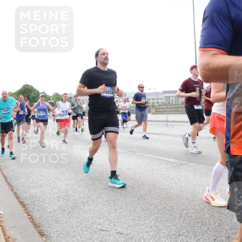 29.06.2025 - hella hamburg halbmarathon Lena Gebhardt http://msf.ph/oto/8465771 29.06.2025 10:32:28 Lombardsbrücke 15987, 14159, 8175, 15147, 9, 0828, 134, 1199, 1311, 1640, 1987, 2059, 2349, 2943, 3022, 3365, 3653, 3660, 3670, 3707, 3778, 3822, 4314, 4365, 4446, 4605, 4857, 4924, 5496, 5601, 5658, 5743, 5783, 5871, 5941, 6218, 6228, 6252, 6312, 6315, 7135, 7239, 7295, 7308, 7309, 7344, 7387, 7468, 7531, 7535, 7570, 7633, 7695, 7702, 7749, 7750, 7789, 8124, 8127, 8175, 8303, 8625, 8787, 8840, 8914, 8993, 9010, 9125, 9188, 9206, 10002, 10013, 10048, 10277 meine-sportfotos.de