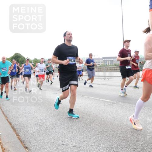 29.06.2025 - hella hamburg halbmarathon Lena Gebhardt http://msf.ph/oto/8465788 29.06.2025 10:32:28 Lombardsbrücke 15987, 1415, 8175, 15147, 0828, 8914, 1811, 168, 1199, 1311, 1640, 1987, 2059, 2349, 2943, 3022, 3365, 3653, 3660, 3670, 3707, 3778, 3822, 4314, 4365, 4446, 4605, 4857, 4924, 5496, 5601, 5658, 5743, 5783, 5871, 5941, 6218, 6228, 6252, 6312, 6315, 7135, 7239, 7295, 7308, 7309, 7344, 7387, 7468, 7531, 7535, 7570, 7633, 7695, 7702, 7749, 7750, 7789, 8124, 8127, 8175, 8303, 8625, 8787, 8840, 8914, 8993, 9010, 9125, 9188, 9206, 10002, 10013, 10048, 10277 meine-sportfotos.de