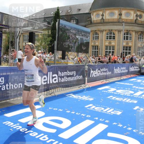 29.06.2025 - hella hamburg halbmarathon Michael Strokosch http://msf.ph/oto/8465813 29.06.2025 10:34:01 Ziel 9345, 9519, 11227, 13493, 13494, 15268, 15500, 17877 meine-sportfotos.de