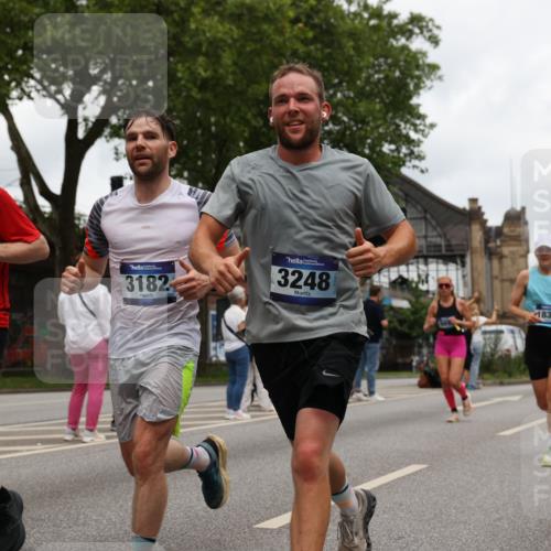 29.06.2025 - hella hamburg halbmarathon Yannick Fuchs http://msf.ph/oto/8465900 29.06.2025 10:57:14 20KM 1126, 1420, 1427, 1722, 1724, 1881, 1992, 2424, 2582, 2683, 3182, 3248, 3360, 3625, 4370, 4389, 4538, 4665, 5058, 5511, 5653, 5708, 5734, 5763, 6142, 6631, 6966, 7333, 8176, 8469, 8478, 8721, 8822, 9124, 9554, 9681, 9899, 10128, 11402, 12004, 12513, 12836, 12978, 13528, 13551, 13739, 14313, 14917, 15137, 15516, 16371, 16420, 16478, 16540, 16872, 17045, 17757, 17818, 17890, 18028, 18355, 18359, 18452, 18999, 19241 meine-sportfotos.de