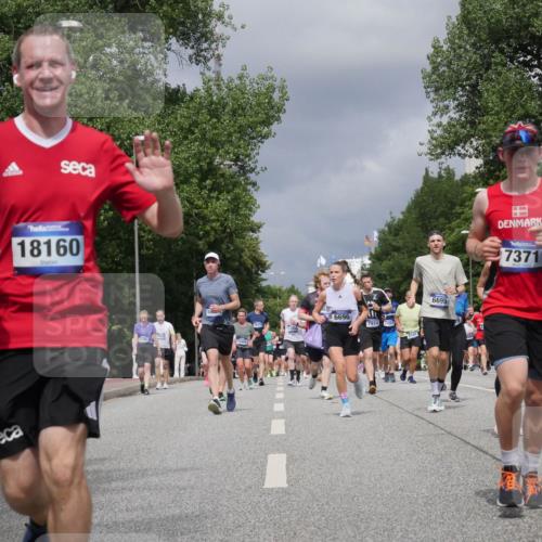 29.06.2025 - hella hamburg halbmarathon Luisa Fischer http://msf.ph/oto/8465912 29.06.2025 10:41:38 Kennedybrücke 18160, 14406, 6696, 16174, 7914, 11697, 2151, 6695, 7371, 1596, 1791, 2151, 3094, 3338, 3716, 5713, 6695, 6696, 6751, 6930, 7118, 7119, 7371, 7552, 7914, 8615, 9424, 9500, 9699, 10584 meine-sportfotos.de
