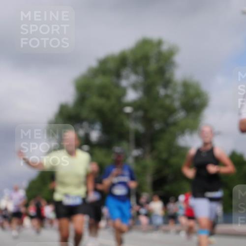 29.06.2025 - hella hamburg halbmarathon Luisa Fischer http://msf.ph/oto/8466024 29.06.2025 10:41:47 Kennedybrücke 2113, 2151, 3094, 3095, 3323, 3841, 3927, 5161, 5300, 6199, 6200, 6751, 7118, 7119, 7165, 7692, 7849, 7914, 8583, 9689, 9699, 10584 meine-sportfotos.de