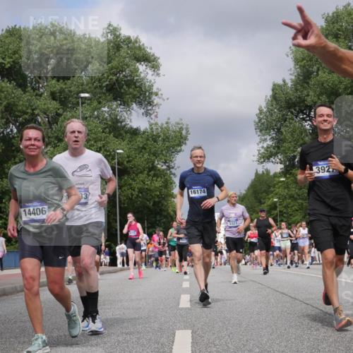 29.06.2025 - hella hamburg halbmarathon Luisa Fischer http://msf.ph/oto/8466056 29.06.2025 10:41:49 Kennedybrücke 4316, 14406, 33, 9350, 2113, 16174, 3323, 392, 7692, 2113, 2151, 3094, 3095, 3242, 3323, 3841, 3927, 5085, 5089, 5161, 5300, 6199, 6200, 6751, 7117, 7118, 7119, 7165, 7692, 7849, 7914, 8583, 8635, 8747, 9689, 10584 meine-sportfotos.de