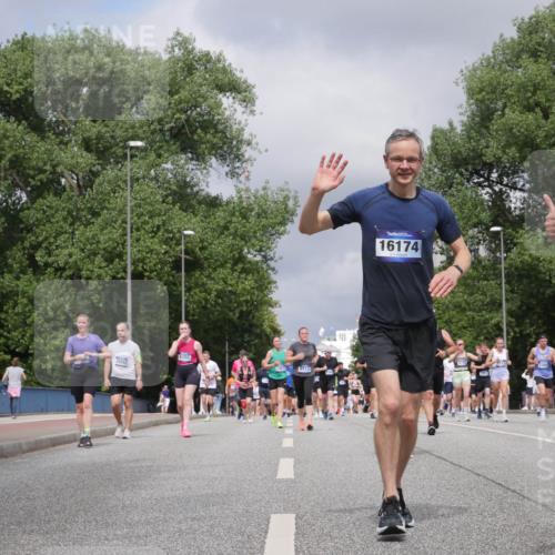 29.06.2025 - hella hamburg halbmarathon Luisa Fischer http://msf.ph/oto/8466082 29.06.2025 10:41:50 Kennedybrücke 16942, 9350, 16174, 2113, 2113, 2151, 3094, 3095, 3242, 3323, 3841, 3927, 5085, 5089, 5155, 5161, 5300, 6199, 6200, 6751, 7117, 7165, 7692, 7849, 7914, 8583, 8635, 8747, 9689 meine-sportfotos.de