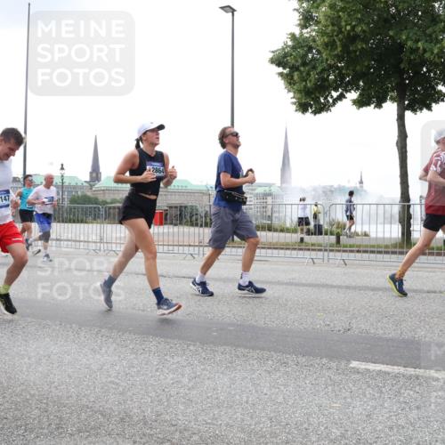 29.06.2025 - hella hamburg halbmarathon Lena Gebhardt http://msf.ph/oto/8466126 29.06.2025 10:32:30 Lombardsbrücke 1857, 15147, 2864, 1199, 1311, 1640, 1987, 2059, 2349, 2943, 3022, 3365, 3653, 3660, 3670, 3707, 3778, 3822, 4314, 4365, 4446, 4605, 4857, 4924, 5496, 5601, 5658, 5743, 5783, 5871, 5941, 6218, 6228, 6252, 6312, 6315, 7135, 7239, 7308, 7309, 7344, 7387, 7468, 7531, 7535, 7570, 7633, 7695, 7702, 7749, 7750, 7789, 8124, 8127, 8175, 8303, 8625, 8787, 8840, 8914, 8993, 9010, 9125, 9188, 9206, 10002, 10013, 10048, 10277 meine-sportfotos.de