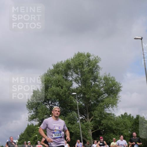 29.06.2025 - hella hamburg halbmarathon Luisa Fischer http://msf.ph/oto/8466129 29.06.2025 10:41:52 Kennedybrücke 3323, 16214, 6360, 1457, 1721, 2113, 2786, 3095, 3242, 3323, 3841, 3927, 4139, 4259, 4260, 5085, 5089, 5155, 5161, 5300, 6199, 6200, 7117, 7165, 7692, 7849, 8583, 8635, 8747, 9004, 9689 meine-sportfotos.de