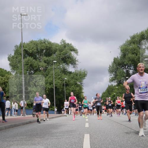 29.06.2025 - hella hamburg halbmarathon Luisa Fischer http://msf.ph/oto/8466146 29.06.2025 10:41:52 Kennedybrücke 9350, 2113, 3323, 1457, 1721, 2113, 2786, 3095, 3242, 3323, 3841, 3927, 4139, 4259, 4260, 5085, 5089, 5155, 5161, 5300, 6199, 6200, 7117, 7165, 7692, 7849, 8583, 8635, 8747, 9004, 9689 meine-sportfotos.de