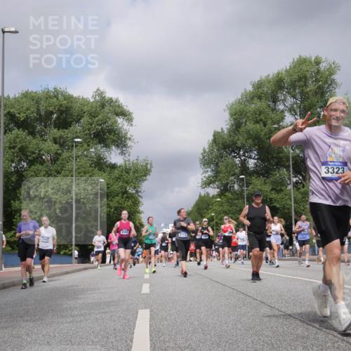 29.06.2025 - hella hamburg halbmarathon Luisa Fischer http://msf.ph/oto/8466161 29.06.2025 10:41:53 Kennedybrücke 16942, 9350, 2113, 3323, 1457, 1721, 2113, 2693, 2786, 3242, 3323, 4139, 4259, 4260, 5085, 5089, 5155, 5161, 6199, 6200, 7117, 7165, 7561, 7692, 7849, 8583, 8635, 8747, 9004, 9689 meine-sportfotos.de