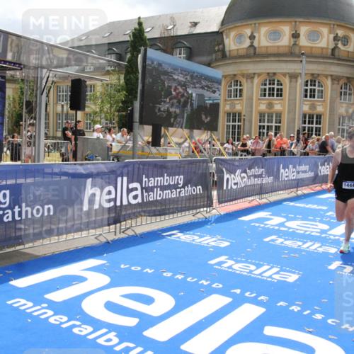 29.06.2025 - hella hamburg halbmarathon Michael Strokosch http://msf.ph/oto/8466255 29.06.2025 10:34:08 Ziel 9345, 9376, 11019, 11202, 11227, 13066, 13493, 13494, 14448, 15268, 16724, 17751, 17877 meine-sportfotos.de