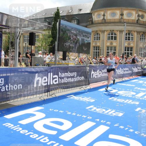 29.06.2025 - hella hamburg halbmarathon Michael Strokosch http://msf.ph/oto/8466385 29.06.2025 10:34:10 Ziel 7884, 9376, 11019, 11202, 13066, 14448, 16724, 17751, 17877 meine-sportfotos.de