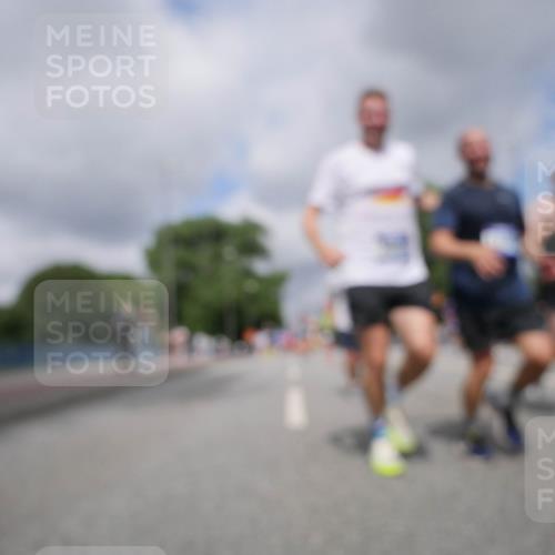 29.06.2025 - hella hamburg halbmarathon Luisa Fischer http://msf.ph/oto/8466508 29.06.2025 10:42:03 Kennedybrücke 1457, 1721, 2486, 2693, 2786, 3216, 4139, 4155, 4259, 4260, 5155, 7561, 9004 meine-sportfotos.de