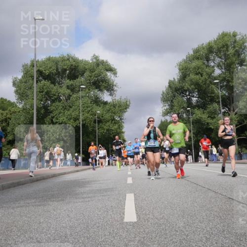 29.06.2025 - hella hamburg halbmarathon Luisa Fischer http://msf.ph/oto/8466570 29.06.2025 10:42:06 Kennedybrücke 3216, 12577, 4557, 14558, 1856, 2486, 2693, 3216, 3726, 4155, 5617, 5684, 7561 meine-sportfotos.de