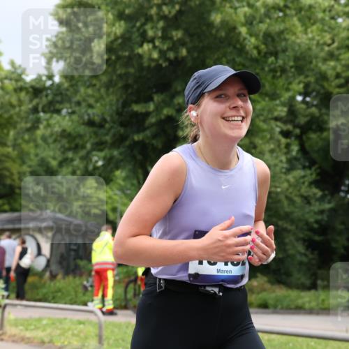 29.06.2025 - hella hamburg halbmarathon Yannick Fuchs http://msf.ph/oto/8466572 29.06.2025 10:57:20 20KM 1126, 1184, 1722, 1724, 1881, 1940, 1992, 2424, 3360, 4370, 4538, 4665, 5058, 5511, 5653, 5708, 5734, 6142, 6631, 7243, 7333, 8176, 8469, 8478, 8822, 9124, 9439, 9554, 9681, 9899, 10128, 10866, 11402, 12513, 13528, 13551, 14313, 15137, 15516, 15550, 16371, 16420, 16478, 16540, 16872, 17045, 17757, 17890, 17894, 18028, 18122, 18355, 18359, 18452, 18999, 19241 meine-sportfotos.de
