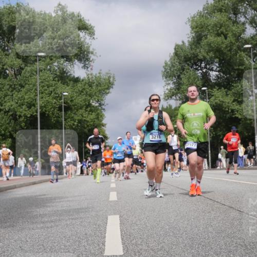 29.06.2025 - hella hamburg halbmarathon Luisa Fischer http://msf.ph/oto/8466584 29.06.2025 10:42:06 Kennedybrücke 3216, 2576, 12577, 1726, 145, 1856, 2486, 2693, 3216, 3726, 4155, 5617, 5684, 7561 meine-sportfotos.de