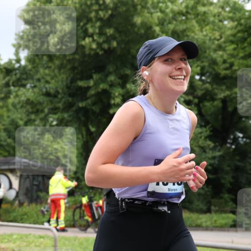29.06.2025 - hella hamburg halbmarathon Yannick Fuchs http://msf.ph/oto/8466591 29.06.2025 10:57:20 20KM 1126, 1184, 1722, 1724, 1881, 1940, 1992, 2424, 3360, 4370, 4538, 4665, 5058, 5511, 5653, 5708, 5734, 6142, 6631, 7243, 7333, 8176, 8469, 8478, 8822, 9124, 9439, 9554, 9681, 9899, 10128, 10866, 11402, 12513, 13528, 13551, 14313, 15137, 15516, 15550, 16371, 16420, 16478, 16540, 16872, 17045, 17757, 17890, 17894, 18028, 18122, 18355, 18359, 18452, 18999, 19241 meine-sportfotos.de