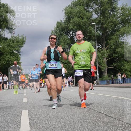 29.06.2025 - hella hamburg halbmarathon Luisa Fischer http://msf.ph/oto/8466619 29.06.2025 10:42:07 Kennedybrücke 2576, 15755, 455, 3216, 12577, 1856, 2486, 3216, 3726, 4155, 5617, 5684, 7589 meine-sportfotos.de