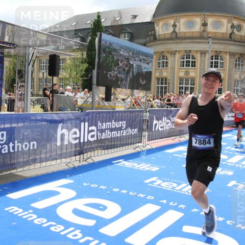 29.06.2025 - hella hamburg halbmarathon Michael Strokosch http://msf.ph/oto/8466723 29.06.2025 10:34:17 Ziel 1080, 3005, 7884, 7901, 14784, 18906 meine-sportfotos.de
