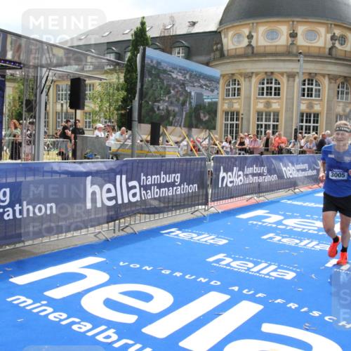 29.06.2025 - hella hamburg halbmarathon Michael Strokosch http://msf.ph/oto/8466842 29.06.2025 10:34:20 Ziel 1002, 1080, 3005, 7901, 14784, 18906 meine-sportfotos.de