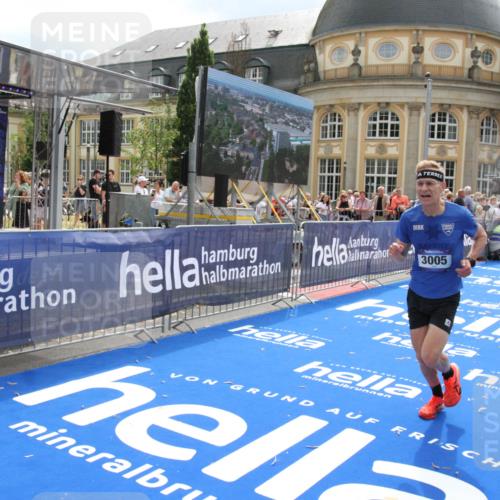 29.06.2025 - hella hamburg halbmarathon Michael Strokosch http://msf.ph/oto/8466868 29.06.2025 10:34:21 Ziel 1002, 1080, 3005, 7901, 14784, 18906 meine-sportfotos.de