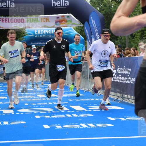 29.06.2025 - hella hamburg halbmarathon Strokosch-Dieckow http://msf.ph/oto/8466915 29.06.2025 10:47:01 Ziel 1139, 1460, 1689, 4093, 4377, 5472, 6700, 7908, 9794, 10122, 12579, 13728, 14385, 14415, 14449, 14594, 14783, 15684, 15825, 16081, 17979 meine-sportfotos.de