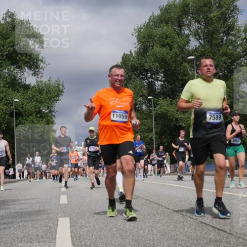 29.06.2025 - hella hamburg halbmarathon Luisa Fischer http://msf.ph/oto/8466945 29.06.2025 10:42:17 Kennedybrücke 0, 11059, 350, 573, 8718, 16300, 1902, 2534, 7589, 4964, 1451, 1856, 1883, 2524, 2534, 2660, 3307, 3726, 4028, 4410, 4603, 4964, 5617, 5684, 5735, 7341, 7350, 7589 meine-sportfotos.de