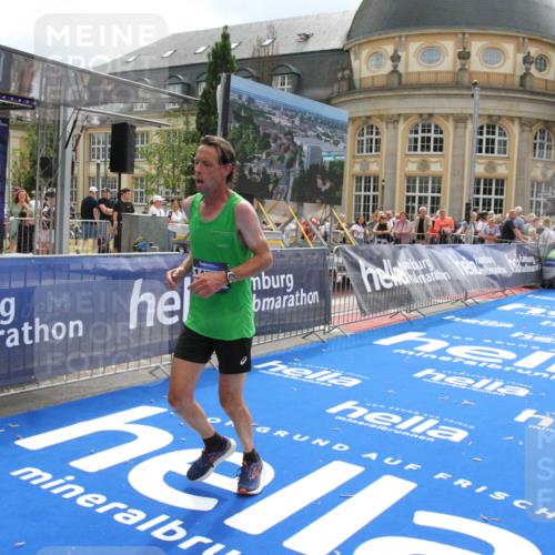 29.06.2025 - hella hamburg halbmarathon Michael Strokosch http://msf.ph/oto/8466978 29.06.2025 10:34:24 Ziel 1002, 1080, 3005, 5550, 9686, 14784, 16417 meine-sportfotos.de