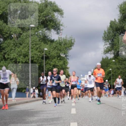 29.06.2025 - hella hamburg halbmarathon Luisa Fischer http://msf.ph/oto/8467148 29.06.2025 10:42:22 Kennedybrücke 8718, 1451, 1883, 2092, 2524, 2534, 2660, 4028, 4410, 4603, 4964, 5735, 6112, 7341, 7350, 7815, 10604, 10696 meine-sportfotos.de