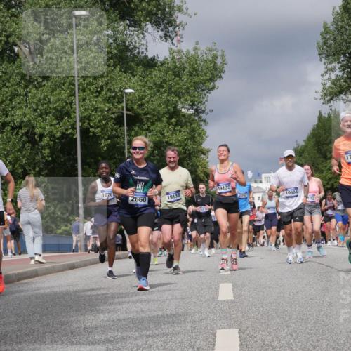 29.06.2025 - hella hamburg halbmarathon Luisa Fischer http://msf.ph/oto/8467194 29.06.2025 10:42:22 Kennedybrücke 19028, 1026, 2660, 19138, 687, 19139, 2092, 15511, 17313, 10604, 112, 7815, 1451, 1883, 2092, 2524, 2534, 2660, 4028, 4410, 4603, 4964, 5735, 6112, 7341, 7350, 7815, 10604, 10696 meine-sportfotos.de