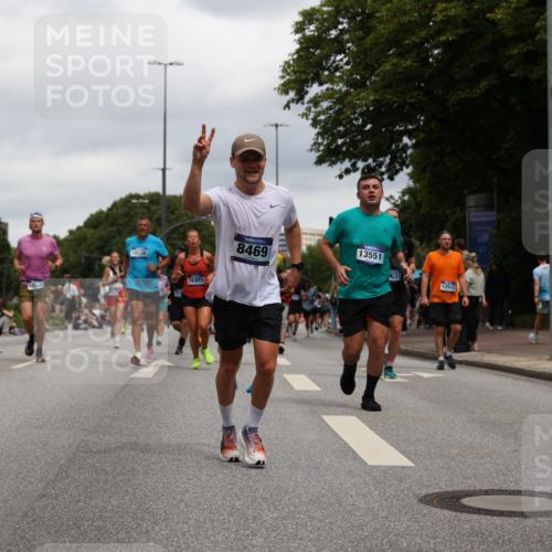 29.06.2025 - hella hamburg halbmarathon Yannick Fuchs http://msf.ph/oto/8467299 29.06.2025 10:57:23 20KM 1184, 1316, 1722, 1724, 1940, 1992, 2424, 3360, 4370, 4665, 5058, 5305, 5511, 5653, 5734, 6142, 6631, 7243, 7333, 8469, 8478, 8822, 9124, 9439, 9554, 9681, 9899, 10128, 10766, 10866, 11402, 11527, 12513, 13528, 13551, 14313, 15137, 15516, 15550, 16371, 16478, 16872, 17071, 17757, 17890, 17894, 18028, 18122, 18355, 18359, 18452, 19241 meine-sportfotos.de