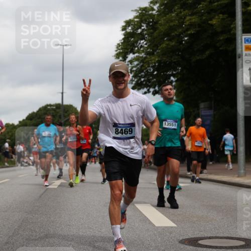 29.06.2025 - hella hamburg halbmarathon Yannick Fuchs http://msf.ph/oto/8467373 29.06.2025 10:57:24 20KM 1184, 1316, 1722, 1724, 1940, 1992, 2424, 3360, 4370, 4665, 5058, 5305, 5511, 5734, 6142, 6631, 7243, 7333, 8469, 8478, 8822, 9124, 9439, 9681, 9899, 10128, 10766, 10866, 11402, 11527, 12513, 13528, 13551, 14313, 15137, 15516, 15550, 16371, 16478, 16639, 16872, 17071, 17757, 17890, 17894, 18028, 18122, 18355, 18359, 18452 meine-sportfotos.de