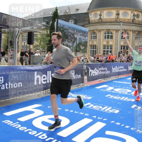29.06.2025 - hella hamburg halbmarathon Michael Strokosch http://msf.ph/oto/8467401 29.06.2025 10:34:39 Ziel 1644, 6169, 6878, 7534, 11230, 11661, 15887, 16148, 18026 meine-sportfotos.de
