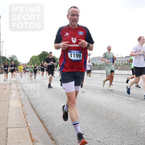 29.06.2025 - hella hamburg halbmarathon Lena Gebhardt http://msf.ph/oto/8467427 29.06.2025 10:32:38 Lombardsbrücke 1199, 15071, 15847, 1078, 1199, 1237, 1640, 1732, 1987, 2059, 2276, 2349, 2943, 3022, 3365, 3422, 3653, 3660, 3670, 3707, 3753, 3778, 4314, 4365, 4446, 4605, 4857, 5658, 5743, 5783, 5871, 5941, 6040, 6218, 6228, 6252, 6312, 6315, 6861, 7239, 7308, 7309, 7387, 7468, 7531, 7535, 7633, 7702, 7749, 7750, 8124, 8127, 8170, 8175, 8303, 8625, 8787, 8839, 8840, 8914, 8993, 9010, 9034, 9125, 9188, 9206, 9542, 10002, 10013, 10048, 10277, 11756 meine-sportfotos.de