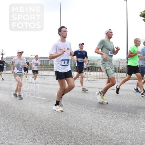 29.06.2025 - hella hamburg halbmarathon Lena Gebhardt http://msf.ph/oto/8467585 29.06.2025 10:32:39 Lombardsbrücke 13391, 1247, 16187, 1062, 150, 15847, 1078, 1199, 1237, 1640, 1732, 1987, 2059, 2276, 2349, 2943, 3022, 3365, 3422, 3653, 3660, 3670, 3707, 3708, 3753, 3778, 4314, 4365, 4446, 4605, 4857, 5658, 5743, 5783, 5871, 5941, 6040, 6228, 6312, 6315, 6861, 7308, 7309, 7387, 7468, 7531, 7633, 7702, 7749, 7750, 8124, 8127, 8170, 8175, 8303, 8625, 8787, 8839, 8840, 8914, 8993, 9010, 9034, 9125, 9188, 9206, 9542, 10002, 10013, 10048, 10277, 11756, 12423, 12424 meine-sportfotos.de