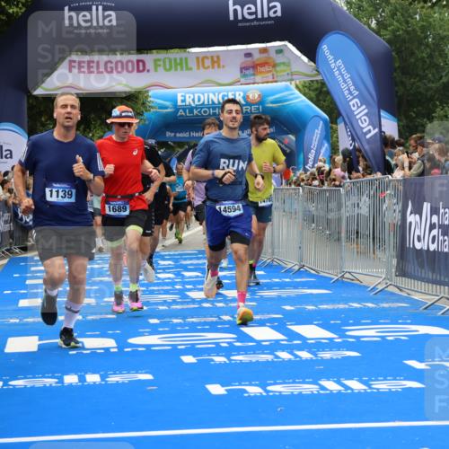 29.06.2025 - hella hamburg halbmarathon Strokosch-Dieckow http://msf.ph/oto/8467719 29.06.2025 10:46:56 Ziel 1139, 1689, 4091, 4377, 5472, 9794, 10122, 13728, 14385, 14415, 14449, 14594, 14783, 15825, 16081, 17172, 17492, 17892, 17979, 19105 meine-sportfotos.de