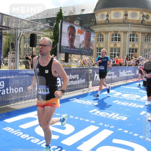 29.06.2025 - hella hamburg halbmarathon Michael Strokosch http://msf.ph/oto/8467764 29.06.2025 10:34:45 Ziel 1562, 5048, 5152, 5554, 6169, 6878, 8395, 12369, 14289, 14388, 14549, 14603, 15887, 17014, 18026, 18237 meine-sportfotos.de