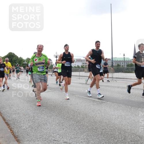 29.06.2025 - hella hamburg halbmarathon Lena Gebhardt http://msf.ph/oto/8468038 29.06.2025 10:32:42 Lombardsbrücke 6727, 6718, 7749, 16898, 1699, 10470, 1078, 1199, 1237, 1640, 1732, 2059, 2276, 3022, 3365, 3422, 3653, 3660, 3670, 3707, 3708, 3753, 3778, 4365, 4446, 4555, 4857, 5783, 5871, 5941, 6040, 6228, 6312, 6315, 6861, 7308, 7309, 7387, 7468, 7531, 7633, 7702, 7749, 7750, 8124, 8127, 8170, 8175, 8303, 8625, 8787, 8839, 8840, 8914, 8993, 9010, 9034, 9125, 9188, 9206, 9471, 9542, 9768, 10002, 10013, 10048, 10277, 11756, 12423, 12424 meine-sportfotos.de