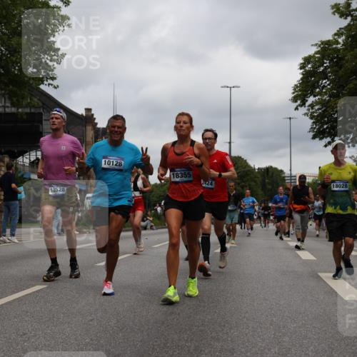 29.06.2025 - hella hamburg halbmarathon Yannick Fuchs http://msf.ph/oto/8468090 29.06.2025 10:57:26 20KM 1184, 1316, 1722, 1724, 1940, 1992, 2424, 3360, 4370, 4665, 5305, 5511, 5734, 6631, 7243, 7333, 8469, 8478, 8822, 9124, 9439, 9681, 9899, 10128, 10766, 10866, 11402, 11527, 11771, 12315, 12316, 12513, 13528, 13551, 14313, 15137, 15516, 15550, 16371, 16426, 16478, 16639, 16872, 17071, 17757, 17890, 17894, 18028, 18122, 18355, 18452 meine-sportfotos.de